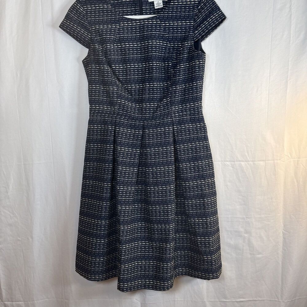Liz Claiborne Cap Sleeve Navy Blue/Cream Striped Dress Size 4 Preowned - Picture 3 of 13